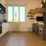 Simona And Luca's House - Bright And Unique Two-room Apartment Florence