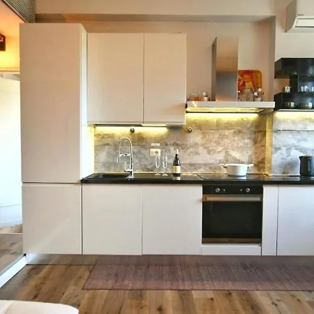 Simona And Luca's House - Bright And Unique Two-room
