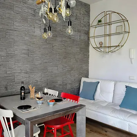 Simona And Luca's House - Bright And Unique Two-room Appartement *