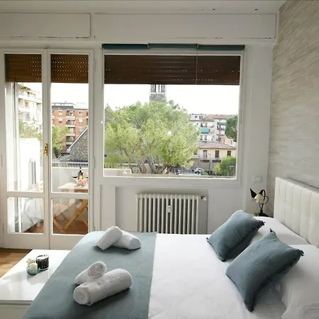 Simona And Luca's House - Bright And Unique Two-room Appartement *